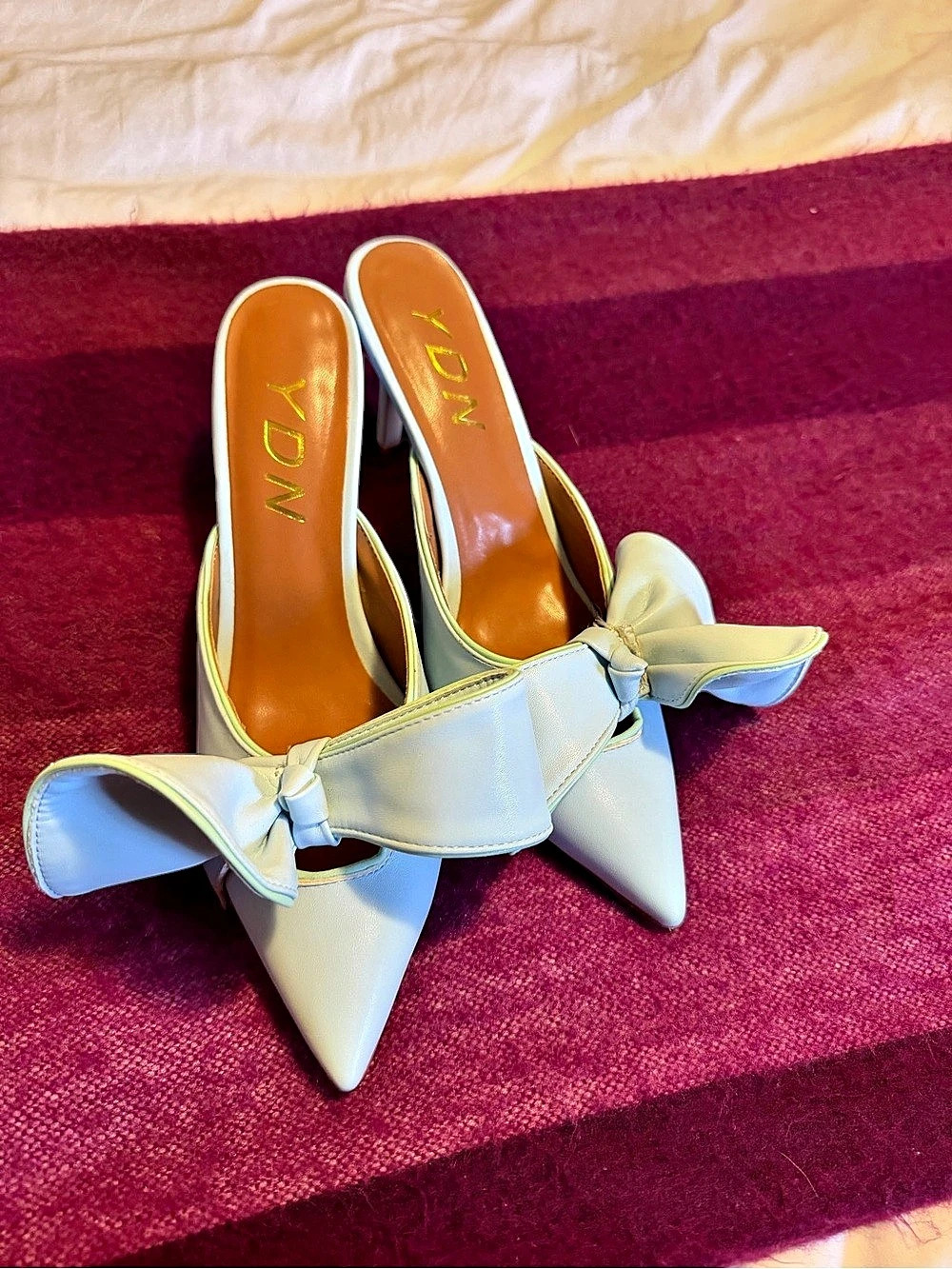 YDN Bow Pointed-Toe Heels in Blue